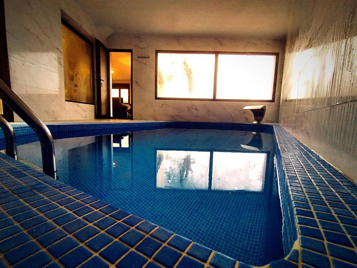 El Aprisco, Con Piscina Climatizada En Hueva-Guadalajara Villa Kültér fotó